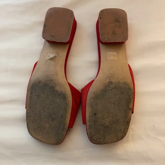 Red slides - Picture 3 of 4